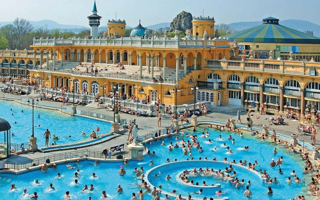 Luxurious Cozy 1Br Apt - 2Min Walk To Gozsduyard! Apartamento Budapeste
