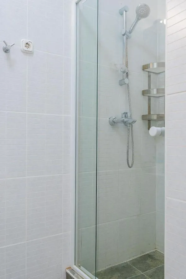 Luxurious Cozy 1Br Apt - 2Min Walk To Gozsduyard! Apartamento Budapeste