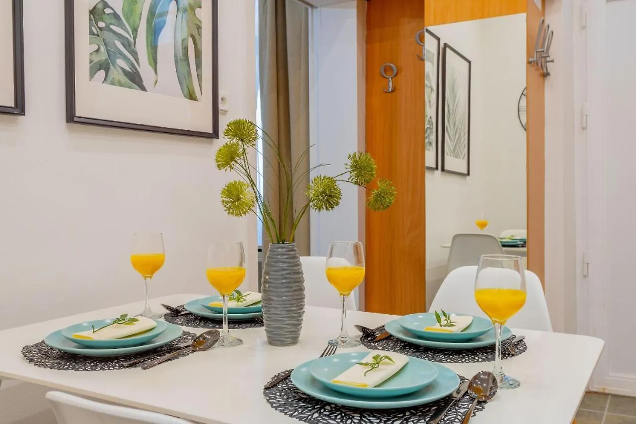 Luxurious Cozy 1Br Apt - 2Min Walk To Gozsduyard! Apartamento Budapeste