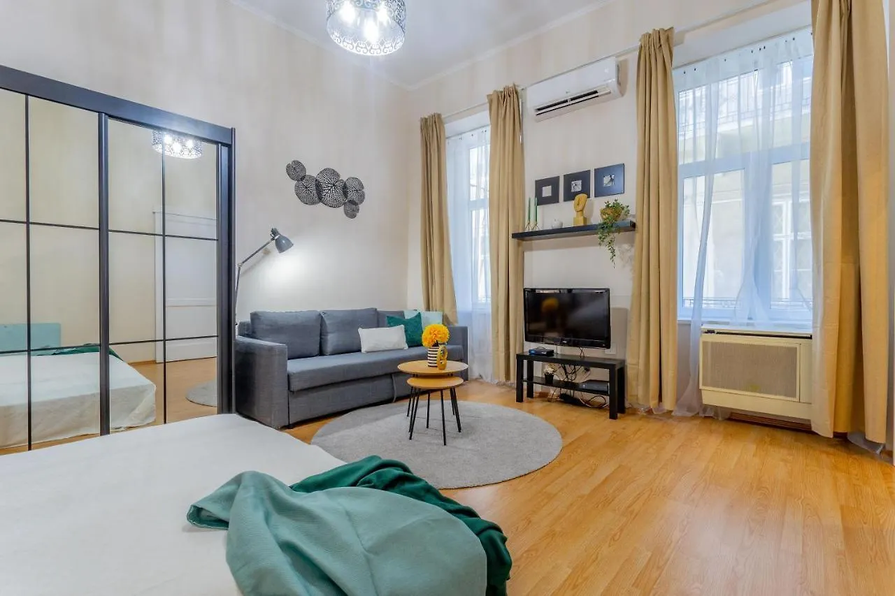 Apartment Ferienwohnung Luxurious Cozy 1Br Apt - 2Min Walk To Gozsduyard! Budapest Ungarn