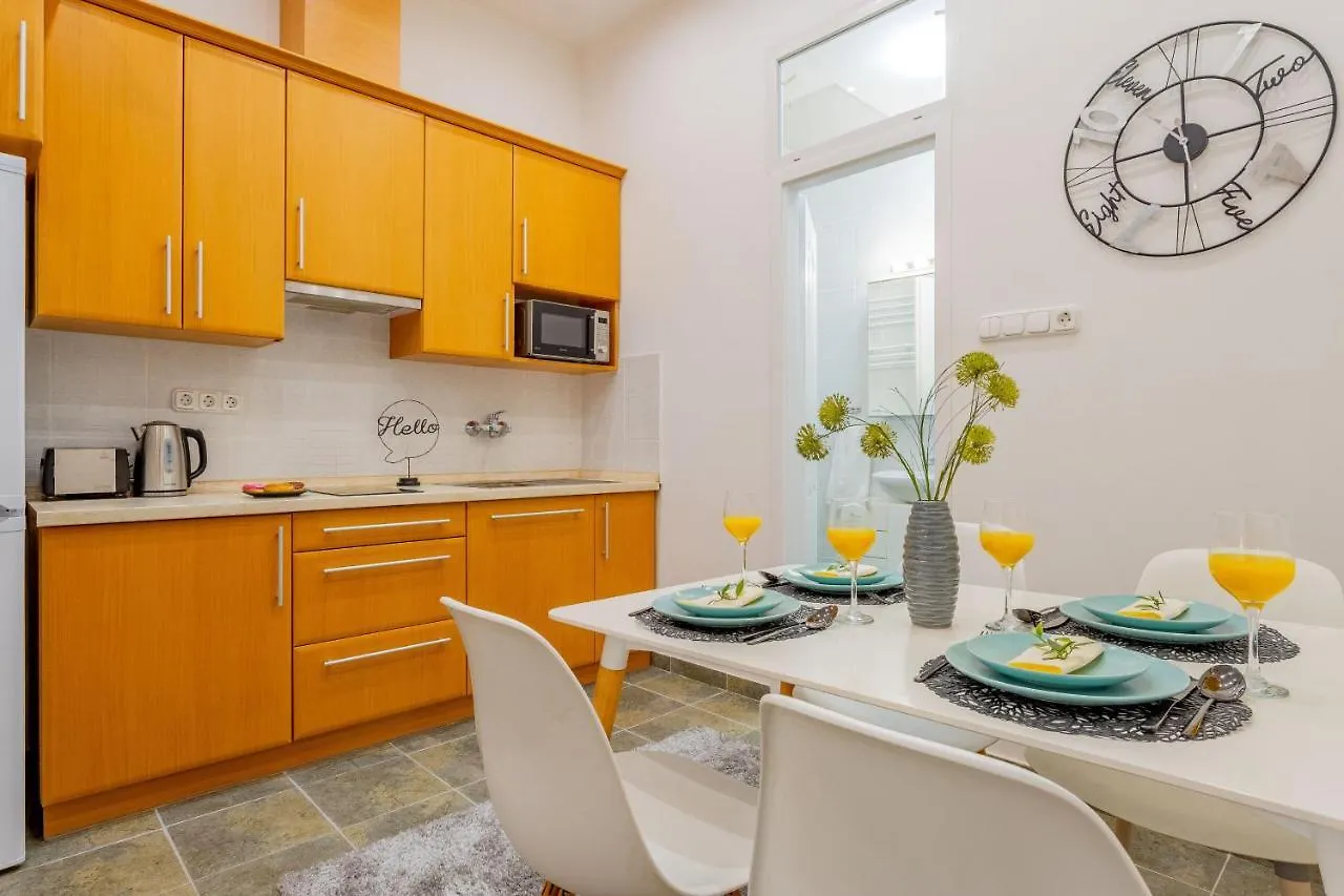 Apartment Ferienwohnung Luxurious Cozy 1Br Apt - 2Min Walk To Gozsduyard! Budapest