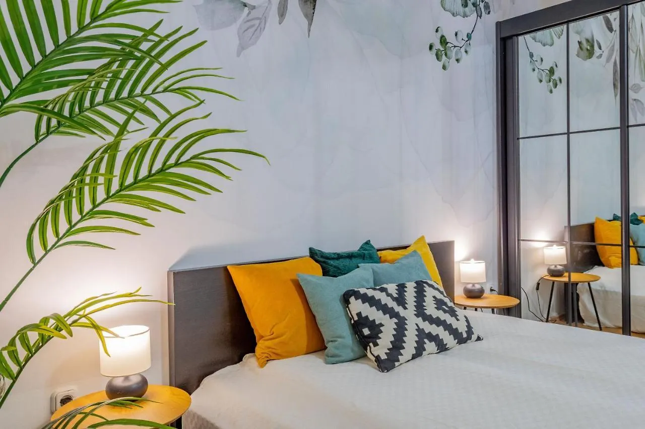 Ferienwohnung Luxurious Cozy 1Br Apt - 2Min Walk To Gozsduyard! Budapest Apartment